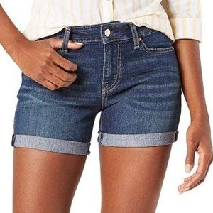 NEW! Signature by Levi Strauss & Co. Gold Label Women's Mid-Rise Slim Shorts